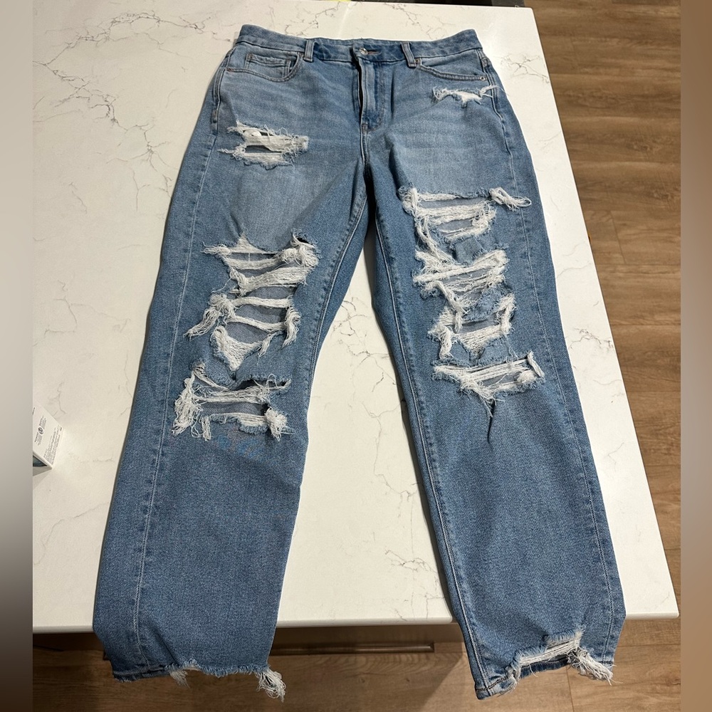 American Eagle Distressed Curvy Mom Jeans